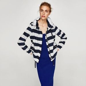 ZARA Hooded Water Repellent‎ Jacket Navy White Stripe Windbreaker Raincoat M